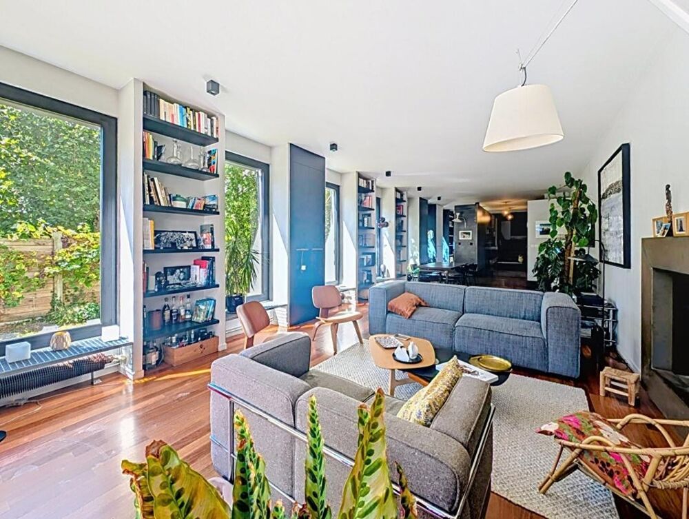 Vente Maison Au calme lumineuse maison non mitoyenne avec jardin, piscine et stationnement Bordeaux