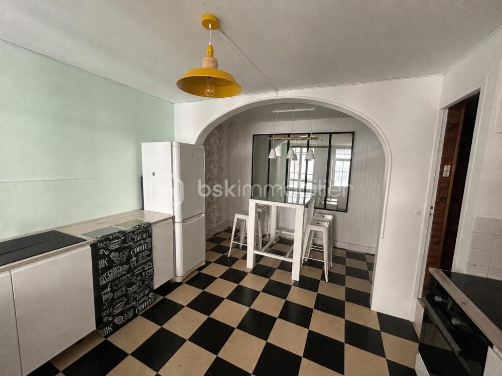 Maison de ville de 102 m² avec cour, dépendance et garage