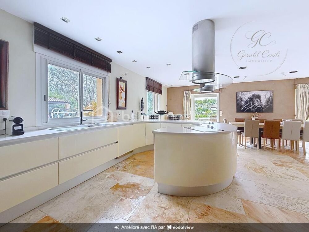 à vendre  Propriété/château Roquefort-les-Pins (06330)