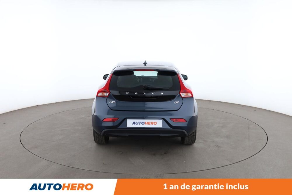 V40 2.0 D2 Momentum Business Geartronic 6 120 ch 2016 occasion 92130 Issy-les-Moulineaux