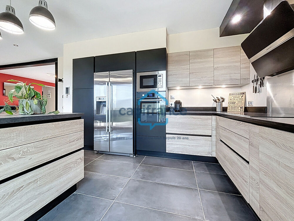 Maison familiale 5 chambres avec jardin et sous-sol complet  Morgny-la-Pommeraye