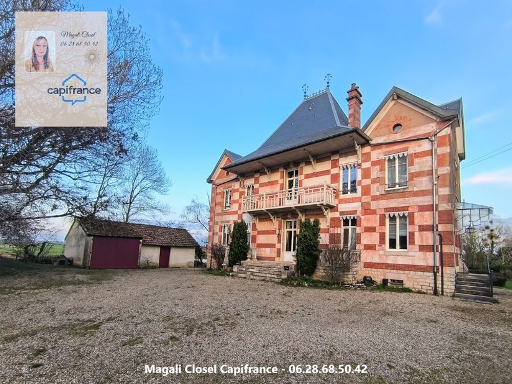 Demeure de caractère  Fin XIXe siècle  Parc arboré de plus de 5 000 m²  Centre-Bourg