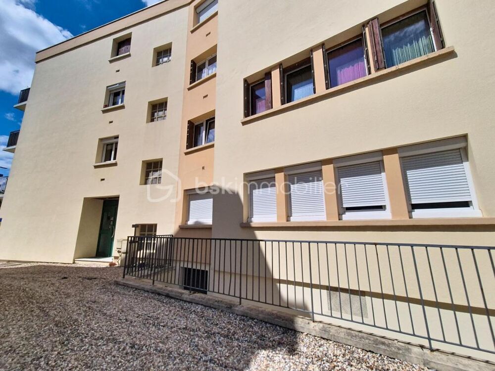 Appartement F3 vendu loué, en plein centre de Pont-Audemer !