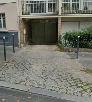  Parking / Garage à louer 1 pièce 10 m² Paris 20eme arrondissement