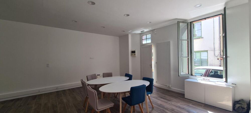 Bureau Clisson (La Vallée) 1 P . SDE . 40.5 M²