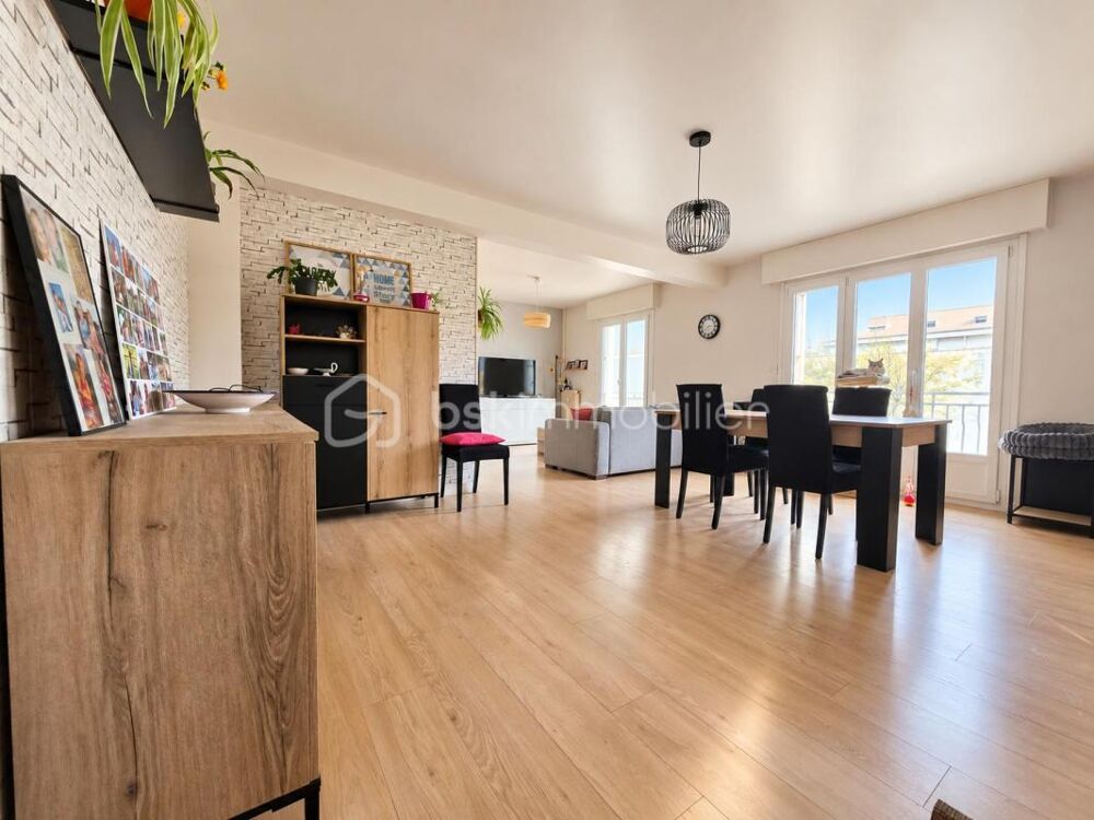 Vente Appartement ? À DÉCOUVRIR – SPACIEUX APPARTEMENT T2 DE 63,17 M² AVEC BALCON, CAVE ET STATIONNEMENT PRIVATIF ! Reims
