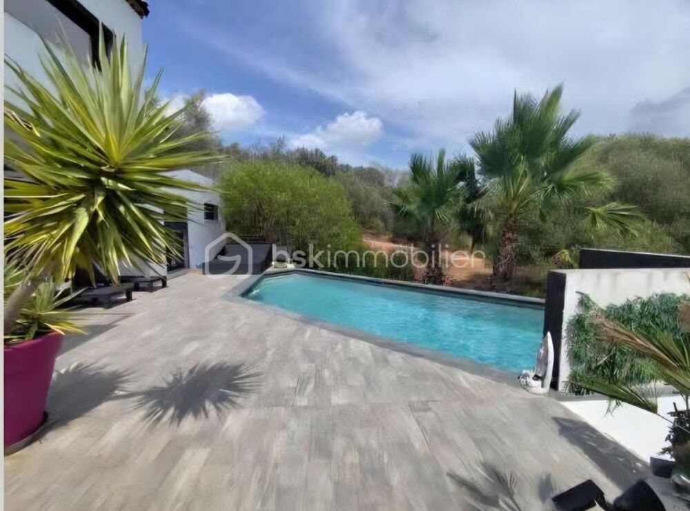Vente Maison A Le Luc en Provence - Maison contemporaine 218 m² avec piscine et garage Le luc