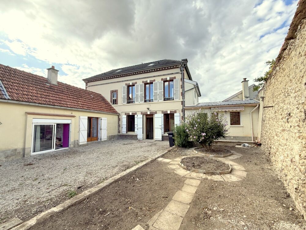 Vente Maison PIERRY (51) à vendre Maison de village champenoise 5 pièces, petites dépendances, cour fermée Pierry