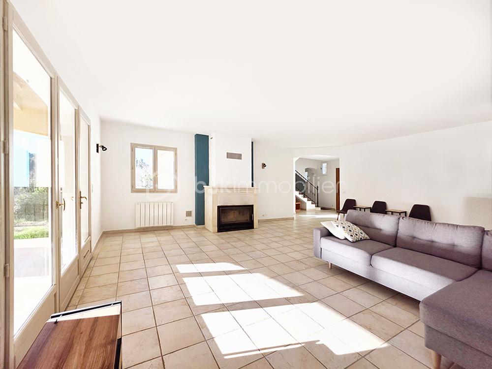 Maison individuelle 157 m2 avec piscine, grand terrain et annexes sur les hauteurs des gorges d'Ollioules