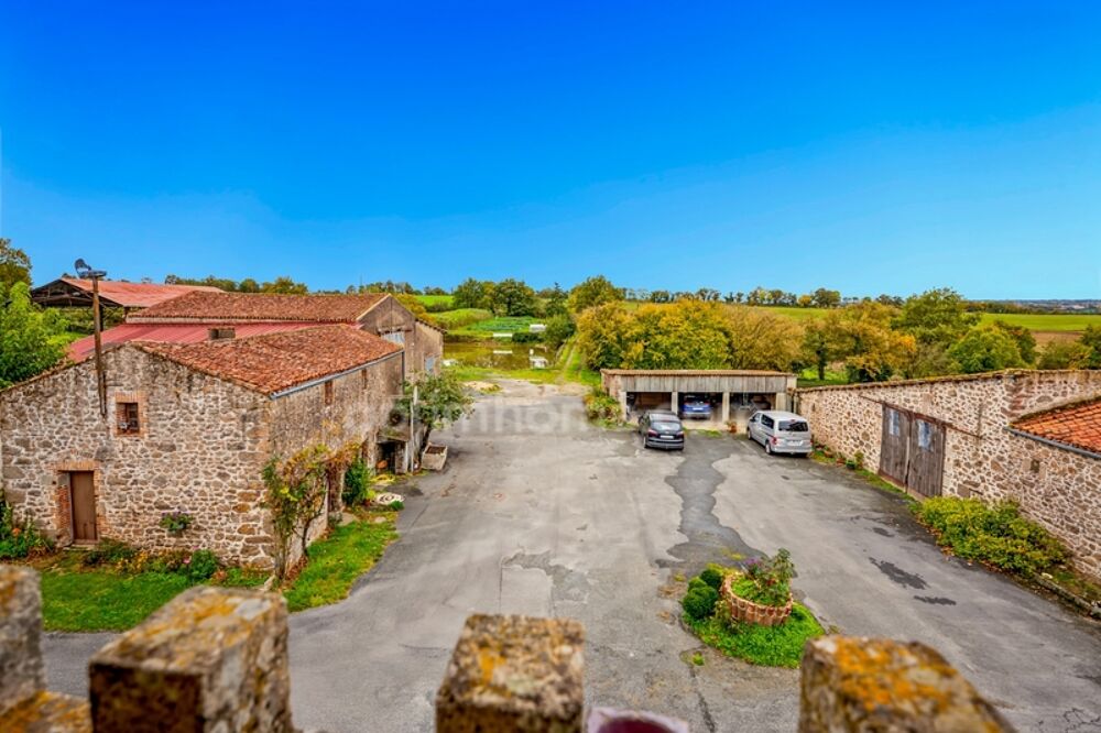 Maison 10 pièces 350 m² · à Cholet · 350 m² · 550 000 €