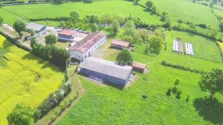  Maison à vendre 10 pièces 265 m²