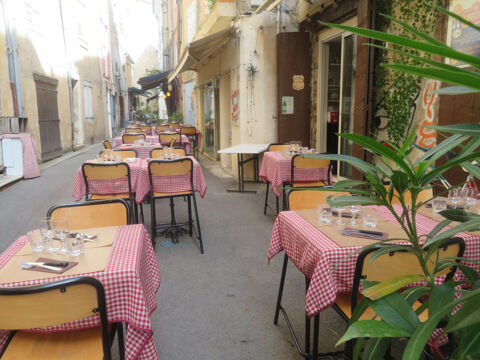   PIZZERIA au feu de bois/RESTAURANT au coeur du centre ville de RIEZ LA ROMAINE (04), PAYS du VERDON 