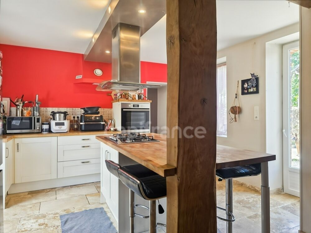 Maison de campagne avec 4 chambres, potentiel d'aménagement et terrain sans vis-à-vis à Tresson
