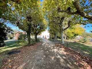  Maison  vendre 8 pices 355 m