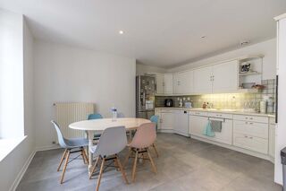  Immeuble à vendre 6 pièces 160 m²