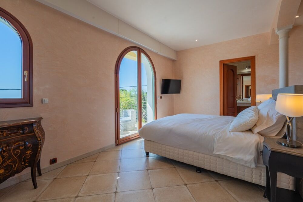 à vendre  Villa Grasse (06130)