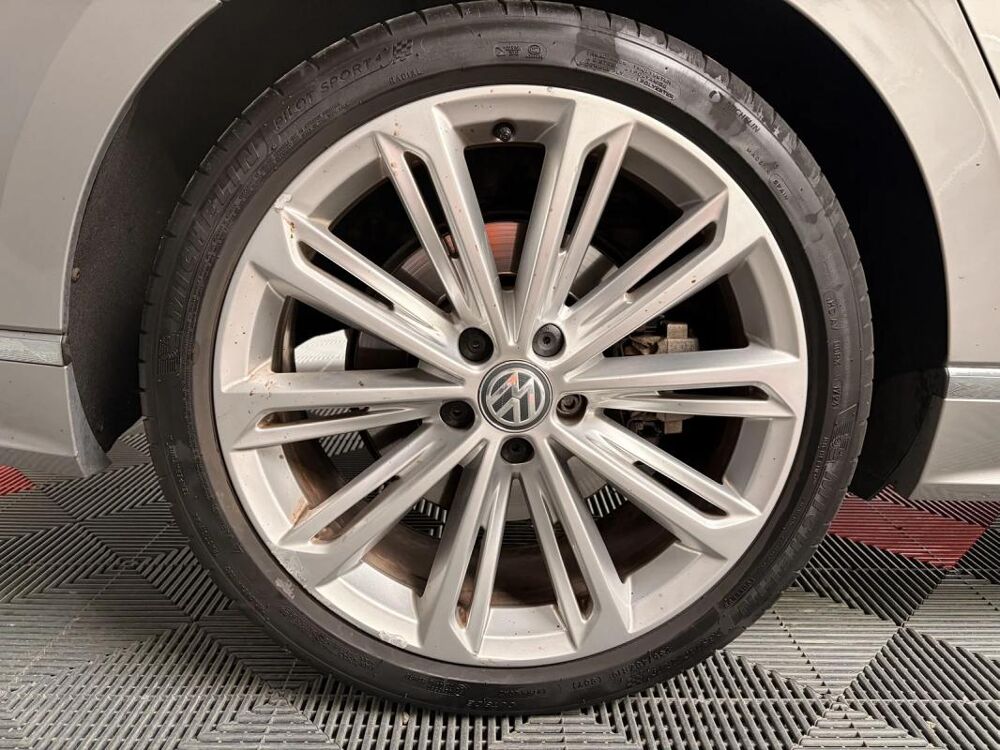 Passat Carat Edition 4Motion BMT/Start-Stop R-LINE 2016 occasion 17139 Dompierre-sur-Mer