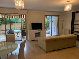  Appartement à louer 3 pièces 100 m²