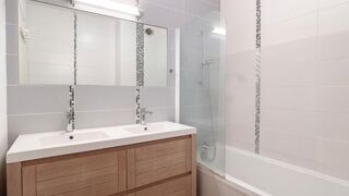  Appartement à louer 3 pièces 74 m²