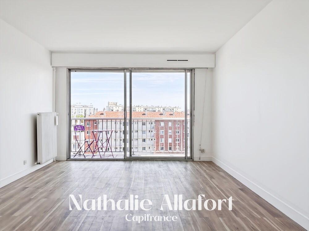MONTROUGE Métro  2 pièces, dernier étage, balcon, parking et cave