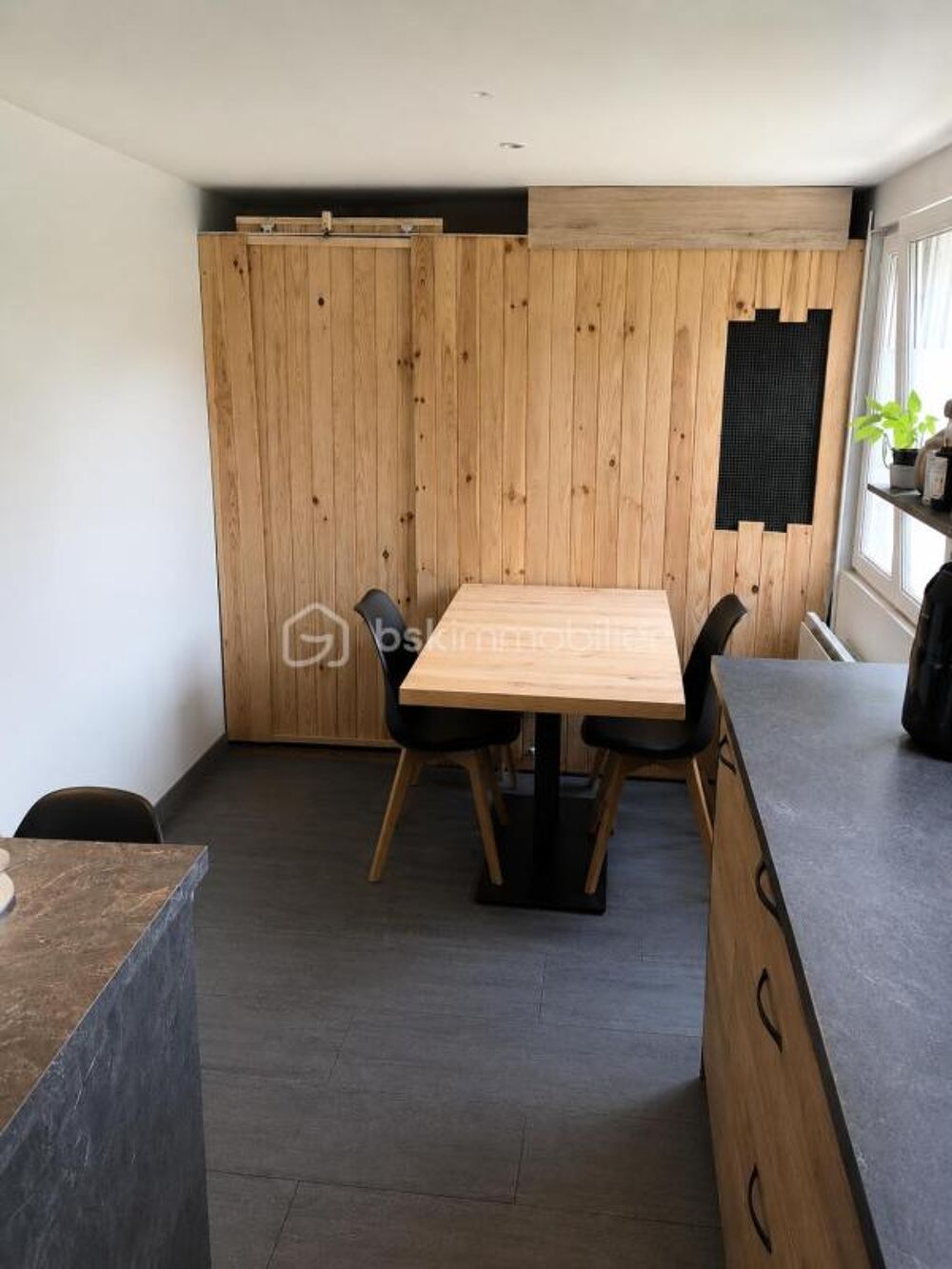 Centre bourg  Appartement 2 pièces rénové avec bureau