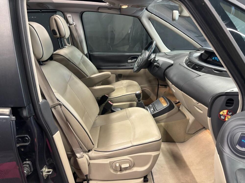 Grand Espace IV 2.0 dCi - 175 FAP Initiale 2007 occasion 78200 Mantes La Jolie