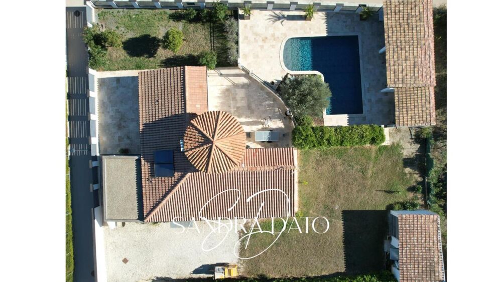 MAISON VILLEMOUSTAUSSOU - PLAIN PIED- 3 CHAMBRES - 1 STUDIO INDEPENDANT - CLIMATISATION - PISCINE - GARAGE