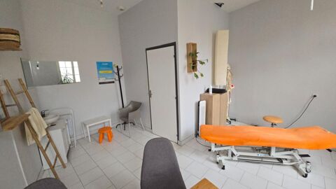   DREUX 28 - LOCAUX, PMR, 2 PARKING PRIVES 