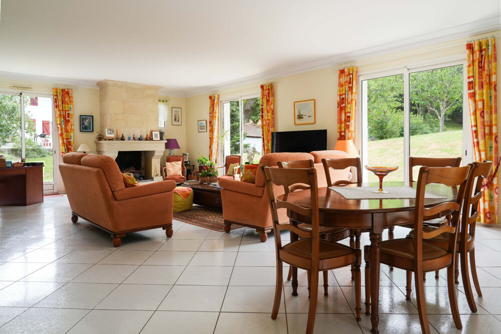 Entre authenticité basque et art de vivre, une propriété familiale dexception aux portes de Saint-Jean-de-Luz