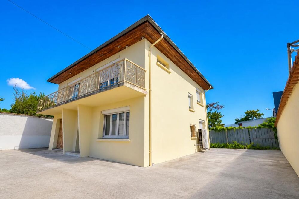 Maison de 5 pièces de 180 m² à Vaulx-en-Velin