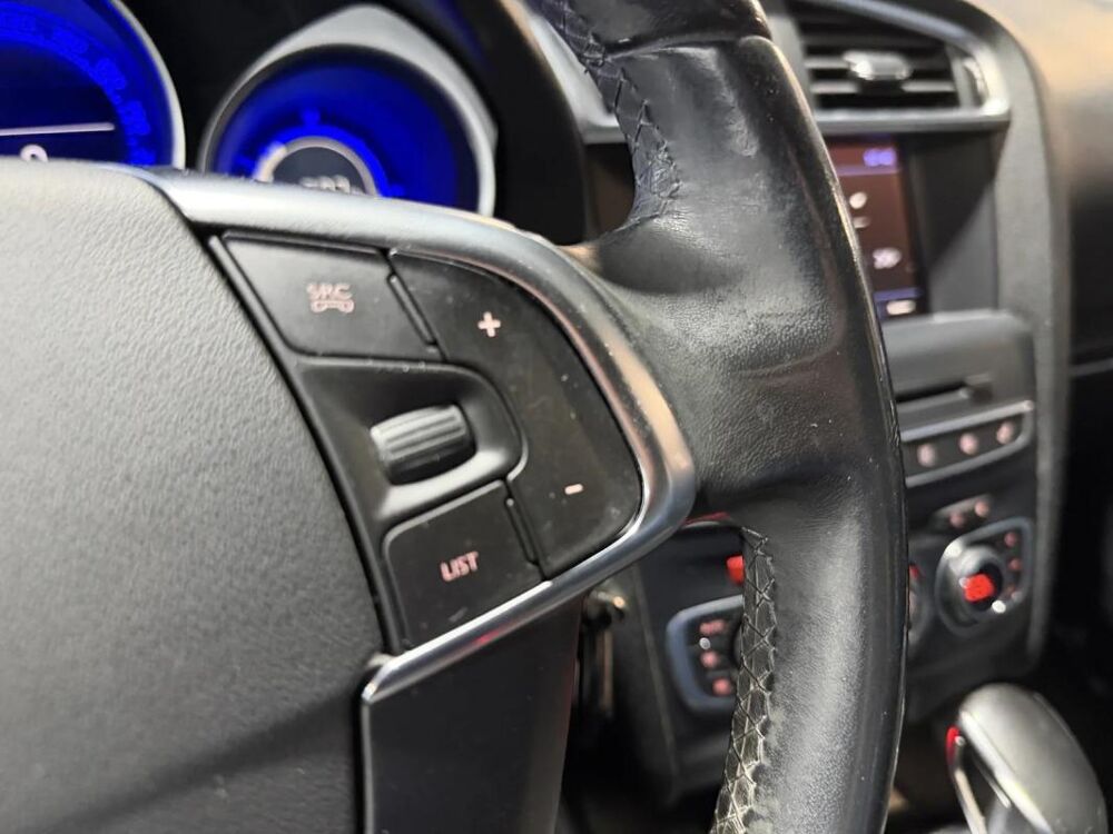 DS4 1.6 Blue HDi EAT6 S&S 120 cv Bo&icirc;te auto So Chic 2016 occasion 85190 Venansault
