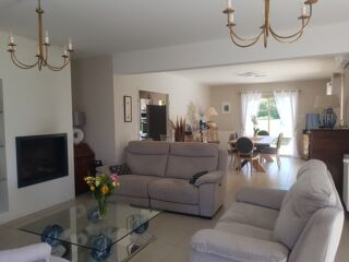  Maison  vendre 6 pices 236 m