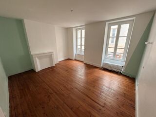  Appartement à louer 4 pièces 107 m²