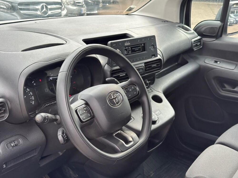 Proace FOURGON 1.5 MEDIUM 130 D-4D DYNAMIC AUTO PRIX TTC 2021 occasion 78240 Chambourcy