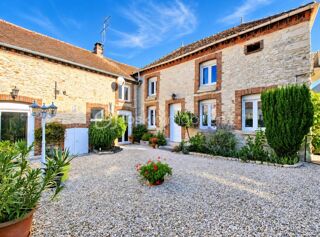 Vente Maison MAISON EN PIERRE_ BEAUX VOLUMES_ 3 CHAMBRES_ GRANGE_ JARDIN ! Longueville