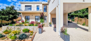  Maison � vendre 8 pi�ces 220 m�