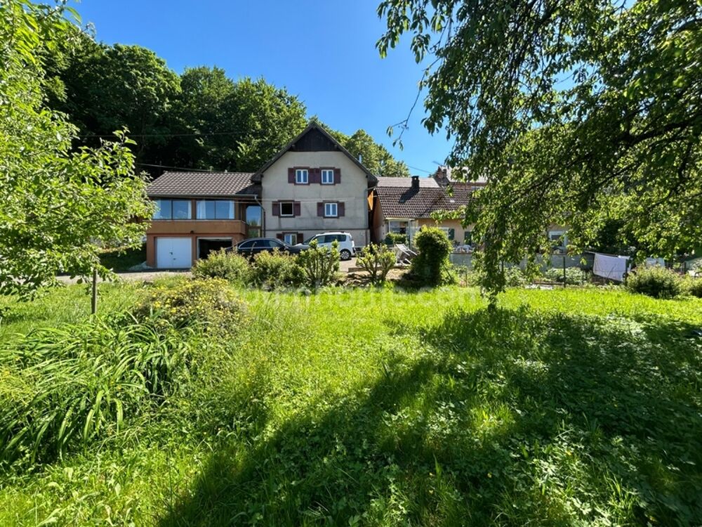 VIEUX-FERRETTE, propriété composé de 2maisons, dont une louée, sur 17.37ares. Enorme potentiel. Emplacement magnifique!