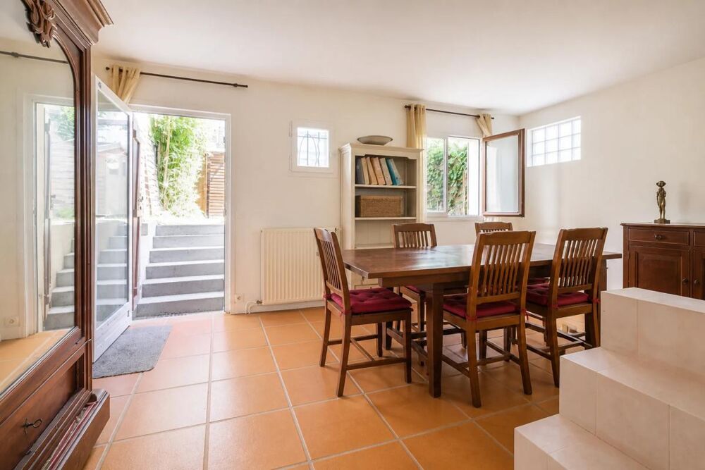 Maison familiale de 5 pièces de 161 m² à Suresnes