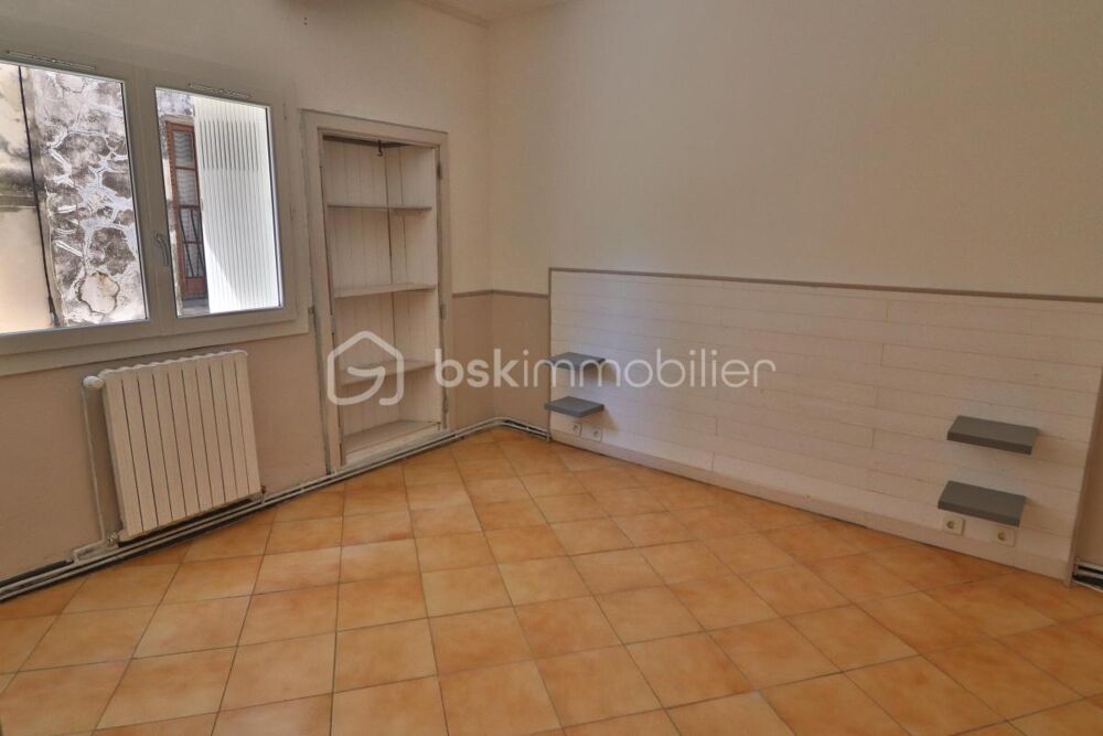 Location Maison Maison de village R+2 de 73m² habitable, 2 chambres, 5 pièces Montfrin