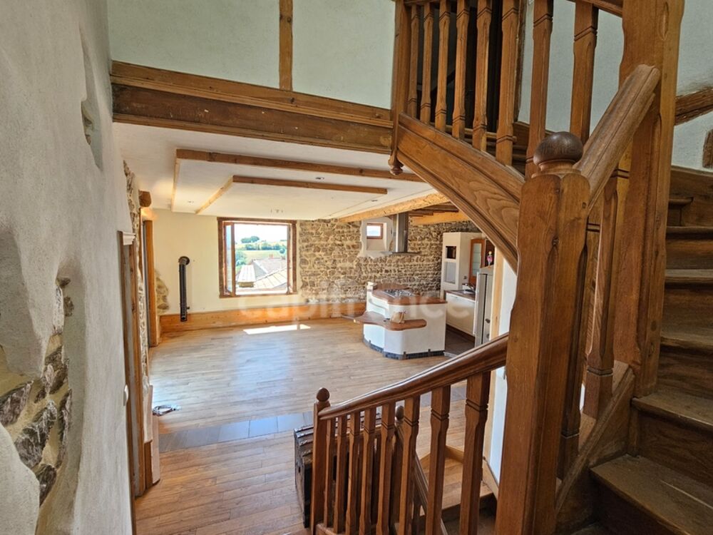 MAISON SPACIEUSE ET ATYPIQUE, 182M2 HABITABLES, 3 CHAMBRES, GRANDE TERRASSE AVEC VUE DÉGAGÉE et IMPRENABLE,10MIN DE LAUTOROUTE,