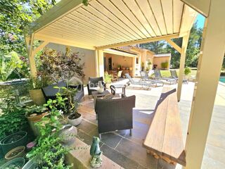 Villa à vendre 8 pièces 210 m²