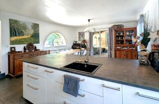  Villa  vendre 6 pices 145 m