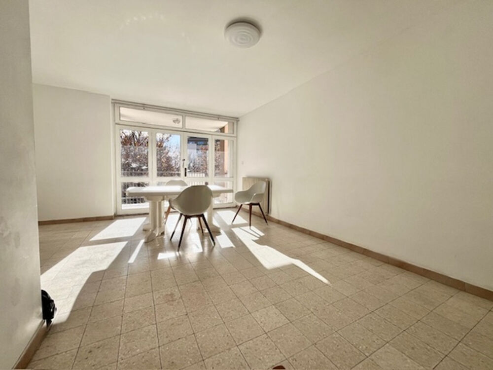 Vente Appartement Magnifique appartement T3 de 74 m² avec terrasse et vue incroyable sur les Quais de Genève Perpignan