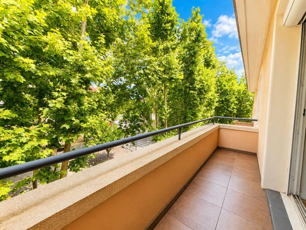 Vente Appartement SUPERBE T3 DE 90M2 RÉNOVÉ AVEC BALCON, GARAGE POSSIBLE Givors