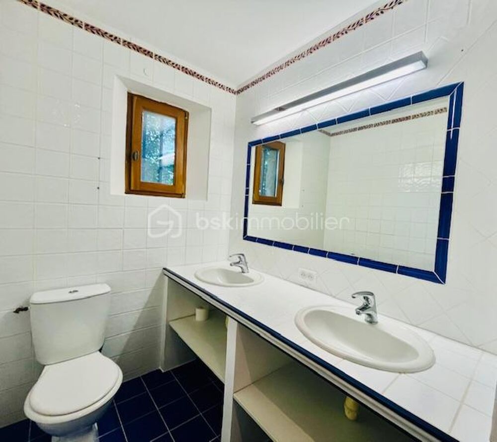 à vendre  Propriété/château Ménerbes (84560)