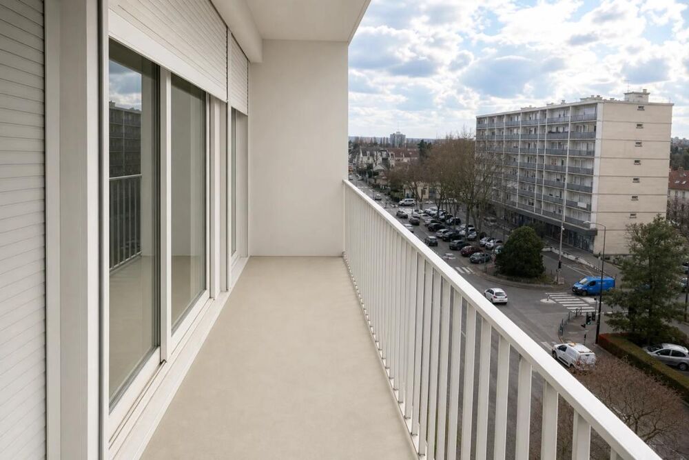 Grand appartement rénové de 5 pièces, cave à Melun