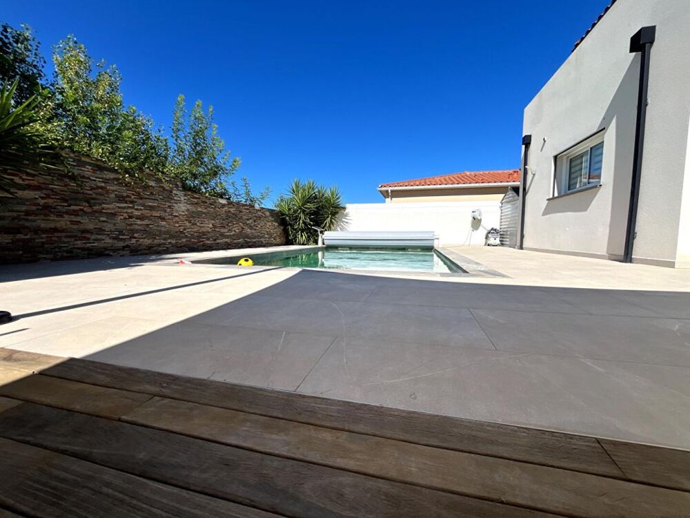 Magnifique villa de standing de 170 m² sur un terrain 4 faces avec piscine dans un secteur prisé