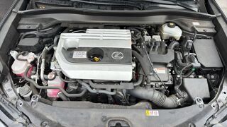 UX 2.0 VVT-i 184 Hybrid 4WD e-CVT Pack Confort Business 2022 occasion 95260 Beaumont Sur Oise