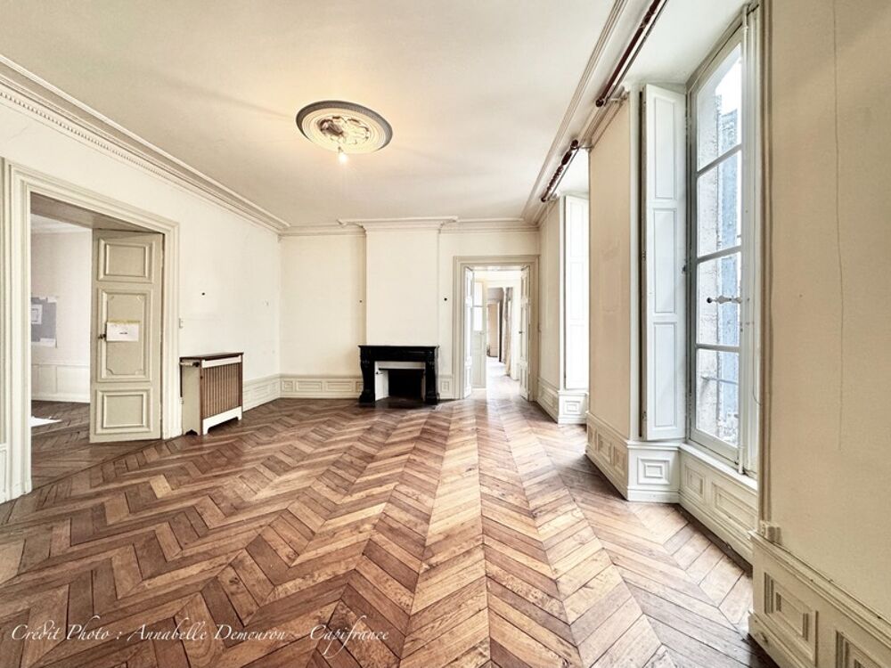Vente Appartement Appartement bourgeois T6 à rénover avec terrasse - CLERMONT FERRAND (63) Plateau Central - proche cathédrale Clermont ferrand