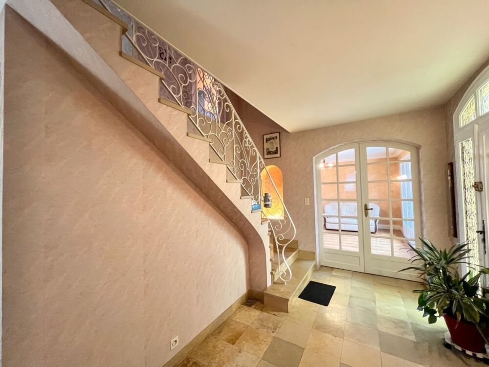 Vente Maison MAISON D'ARCHITECTE DE 175 M² – SOUS-SOL DE 150 M² – TERRAIN DE 2 000 M² – PROCHE CENTRE-VILLE Chatellerault